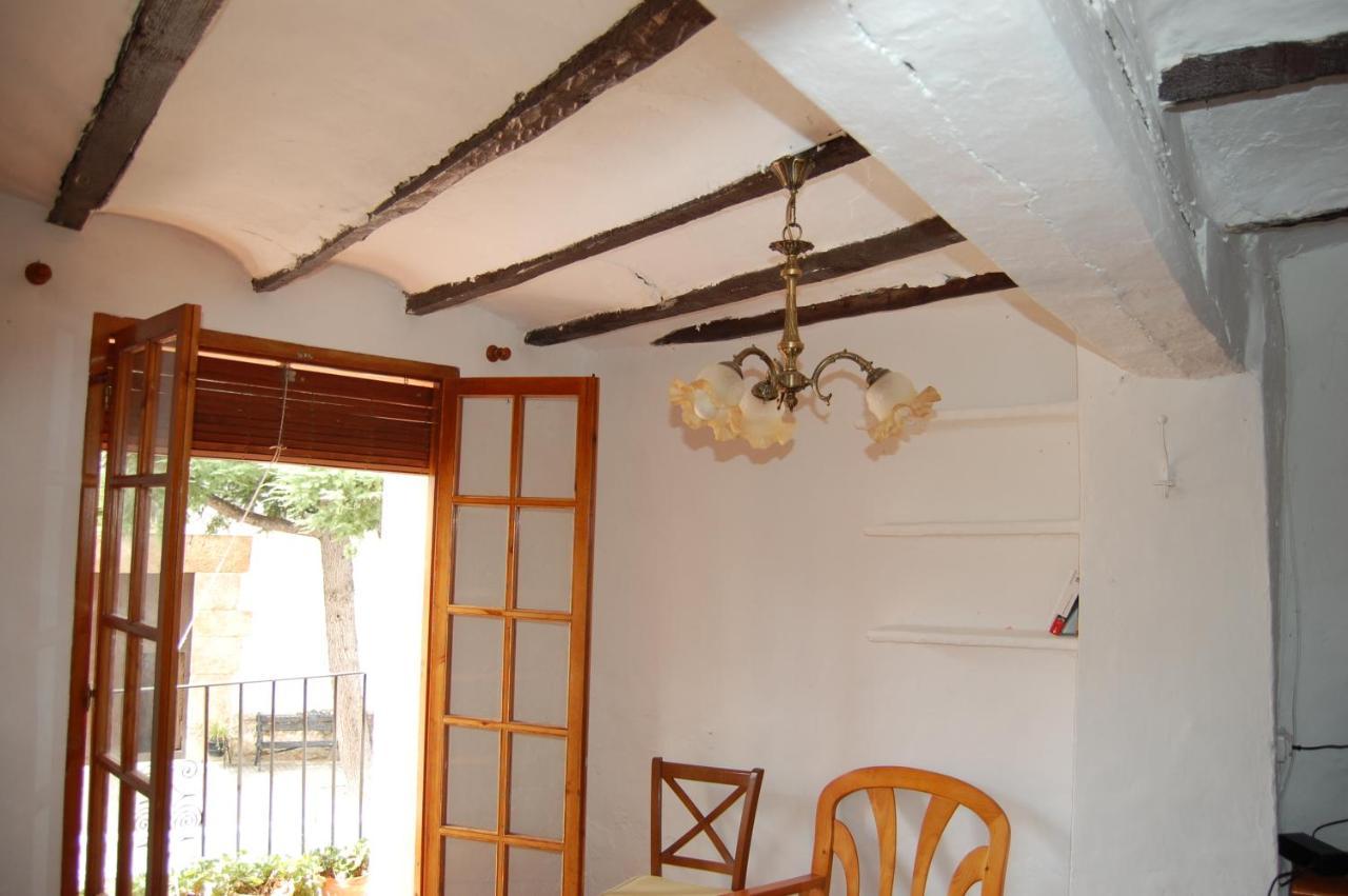 Casa De Amparo Y Jose Manuel Guest House Pavies Екстериор снимка